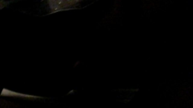 డర్టీ చిక్ బ్లోజాబ్ ఇస్తుంది మరియు సెక్స్ వీడియోస్ తెలుగు లో ఆమె పుస్సీని వైబ్రేటర్‌తో బొమ్మ చేస్తుంది