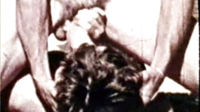 హార్నీ డార్క్ హెయిర్డ్ ఏషియన్ బిచ్ తెలుగు అమ్మాయి సెక్స్ వీడియోస్ మంచం మీద ఆత్మవిశ్వాసం మీద పనిచేస్తుంది